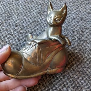 Metal Cat Decor